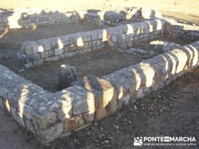 Yacimiento arqueológico Clunia Sulpicia; asociacion de montañismo; abril viajes